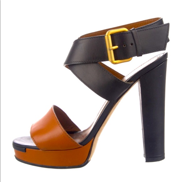 Fendi Leather Cross Ankle Strap Platform Sandals - Picture 2 of 13